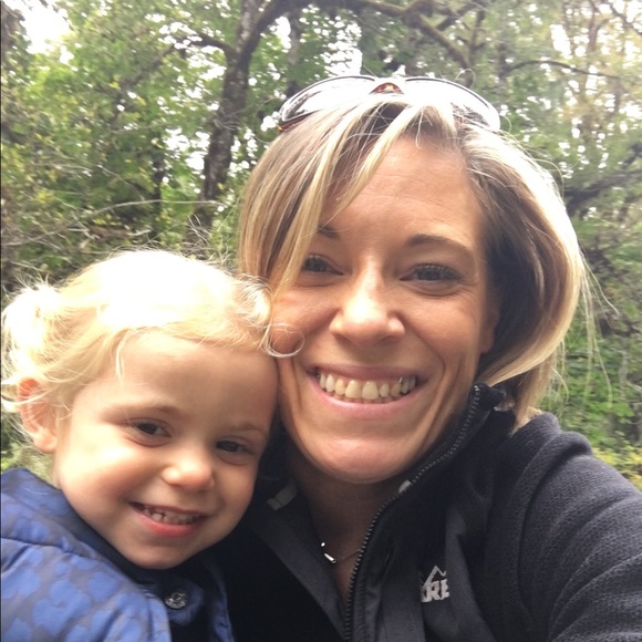 Meet your Posher, Tessa - Picture 1 of 1